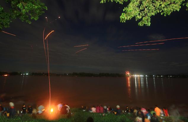 Мистерията на огнените топки Нага