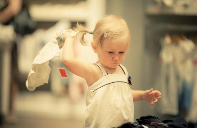 На каква възраст детето трябва да се облича само