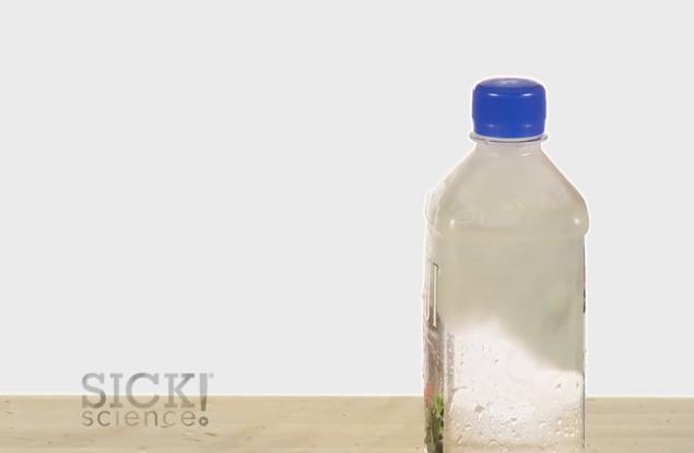 Един охлаждащ експеримент за лятната жега - вода замръзва за секунда