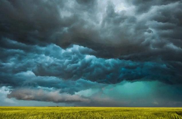 Това таймлапс видео на бушуващо торнадо ни подсказва как ще започне Апокалипсисът