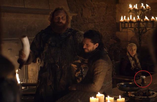 Модерна чаша с кафе се появи в „Игра на тронове“ по случайност