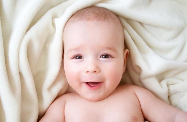 Учени разкриха как бебетата виждат родителите си