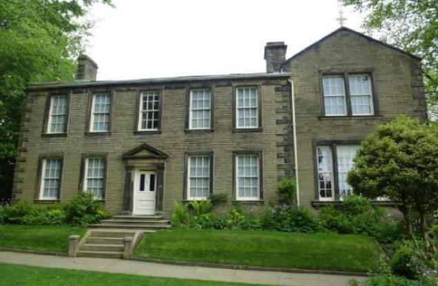 Домът на сестрите Бронте или дамски реквием за неподчинението