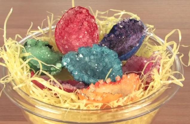 Направете си нестандартна и красива великденска украса с помощта на науката