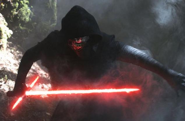 Защо светлинните мечове на последователите на Тъмната страна в Star Wars винаги са червени?