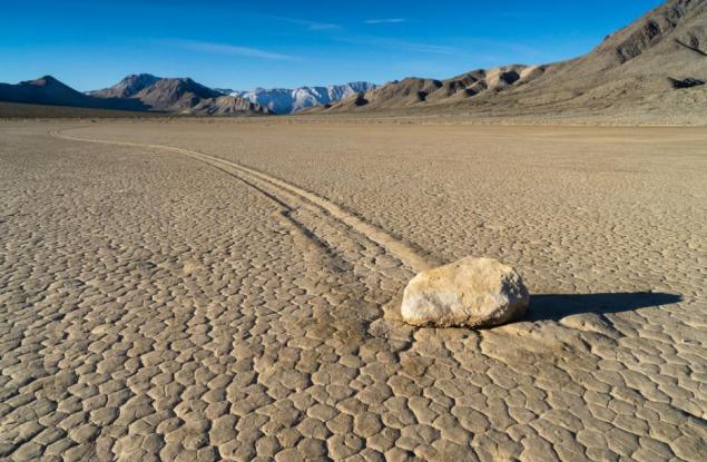 Каква е тайната на движещите се камъни в Долината на смъртта