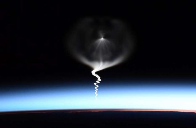 Астронавтката Кристина Кох засне приказно красива снимка на излитането на „Союз 61“