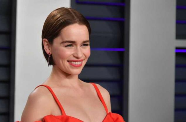 Емилия Кларк: Преживях две тежки мозъчни операции, докато снимахме "Игра на тронове"