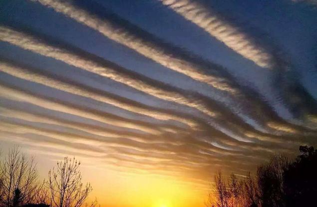 Кадър на деня: Вълнообразни облаци в небето над Китай