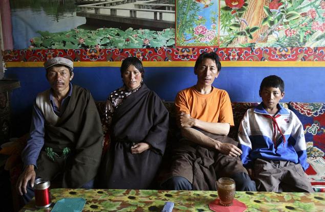 Тримата братя и тяхната съпруга