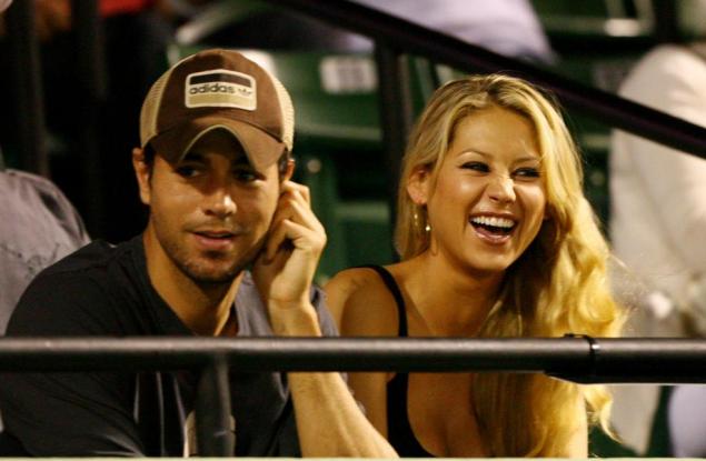 Енрике Иглесиас: Анна Курникова е майка-супергерой