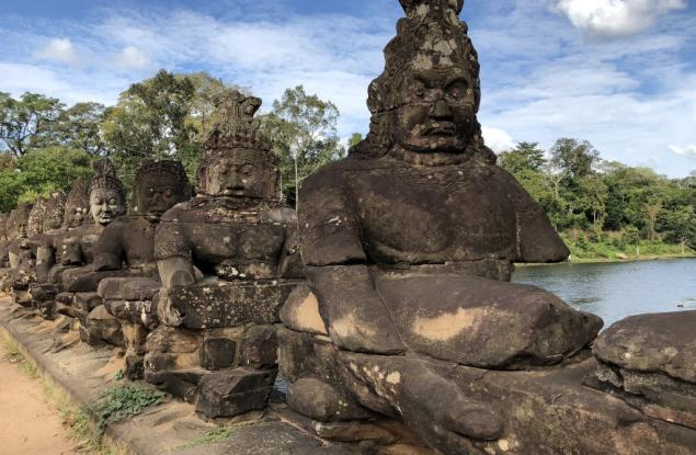 До Виетнам и кралство Камбоджа с Диана Маринова
