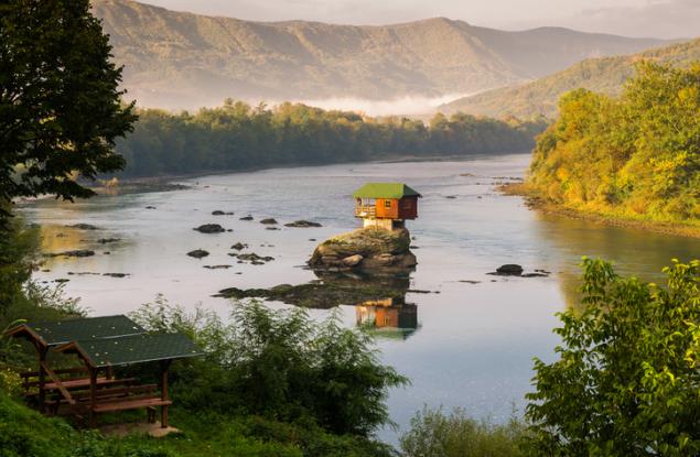 18 къщи за хората, които обичат усамотението