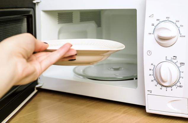 7 храни, които не трябва да претопляте в микровълновата
