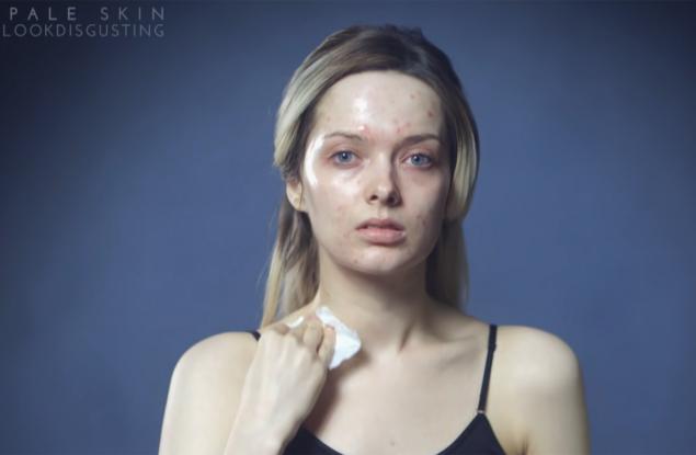 Едно момиче свали грима си, за да разкрие жестоките стандарти за красота в интернет