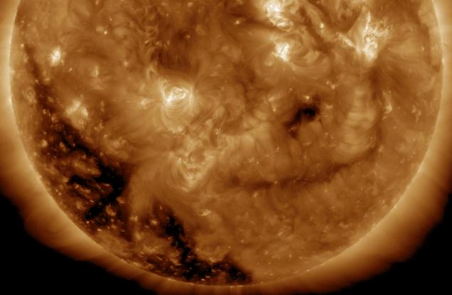 Защо е толкова трудно да се разбием в Слънцето?