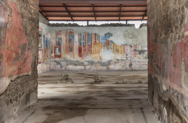 В Помпей чатили по стените на къщите