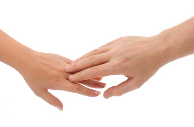 Защо докосването разпалва емоции