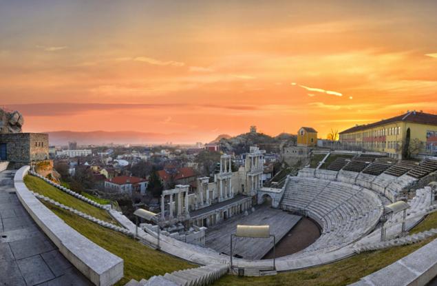 Започва проучването „80 момента, променили България“