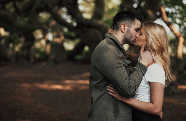 4 причини защо целуваме партньора си прекалено рядко