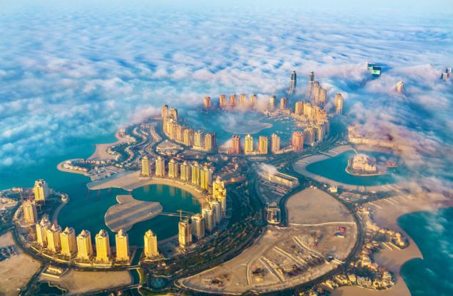 Температурите в Катар са толкова високи, че вече използват климатици и на открито