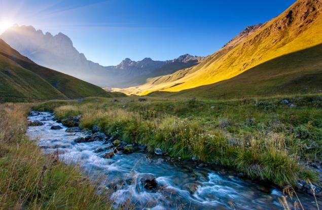 Преносим водноелектрически генератор ви позволява да носите електростанция със себе си