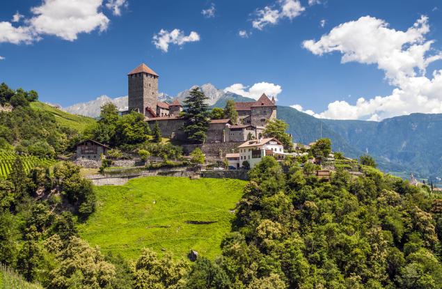 Италия раздава над 100 замъка безплатно. С една уловка