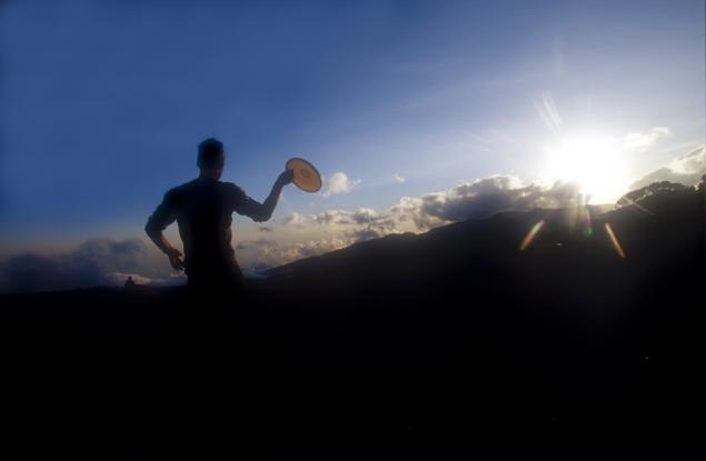 Видео: Най-дългият полет на фрисби