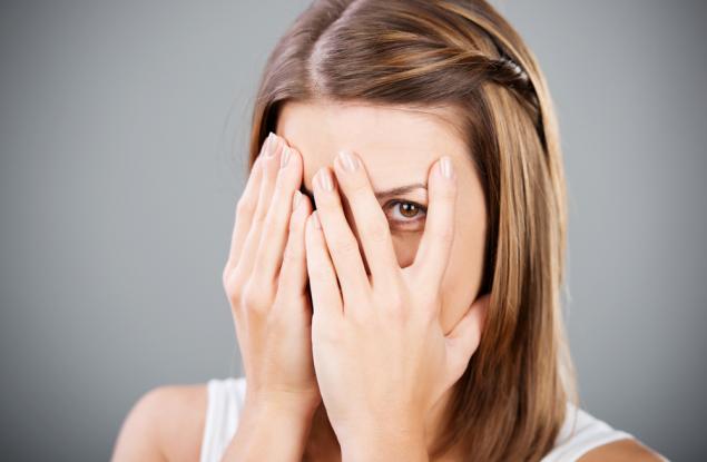 Защо някои хора са по-стеснителни? Можем ли да го променим?