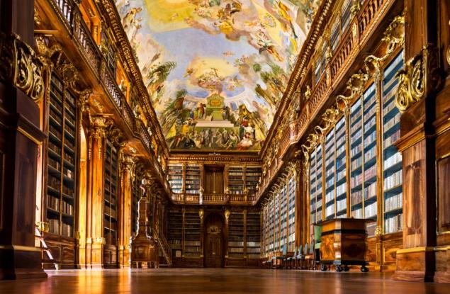 На какво се дължи особеният мирис в библиотеките и още 3 любопитни факта