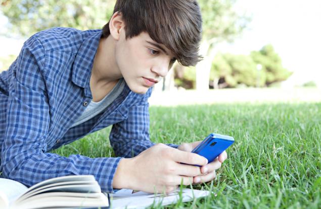 Да учиш навсякъде - по-лесно от всякога с безплатното мобилно приложение на Кан Академия
