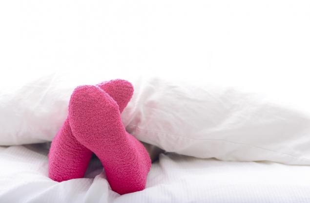 Учени: През зимните нощи спете с чорапи