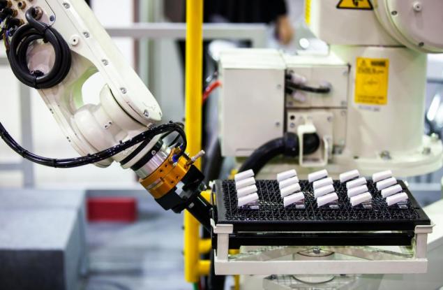 Въпреки роботизацията в бъдеще  86% от работодателите  няма да намаляват персонала
