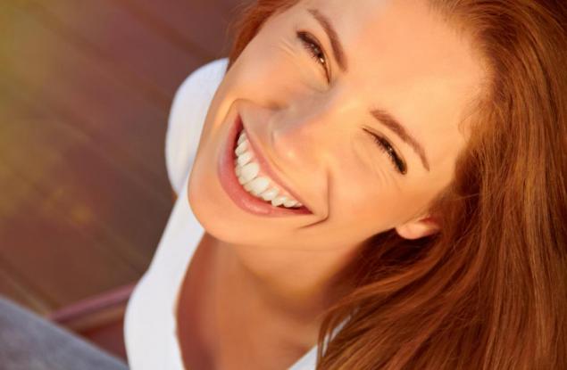 Хората, които се смеят на себе си, са по-щастливи