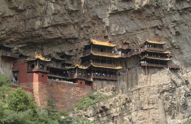 Висящият храм - единственият, който въплъщава трите традиционни религии в Китай