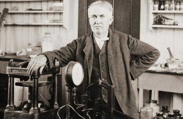 8 август 1876 г. - Томас Едисън патентова мимеографа