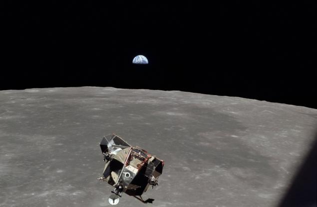 20 юли 1969 г. - "Една малка крачка за човека - един голям скок за човечеството..." 