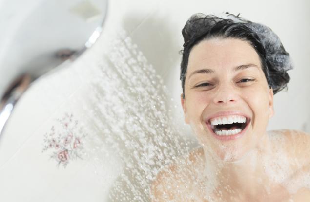 Сутрин или вечер е по-добре да се къпем?