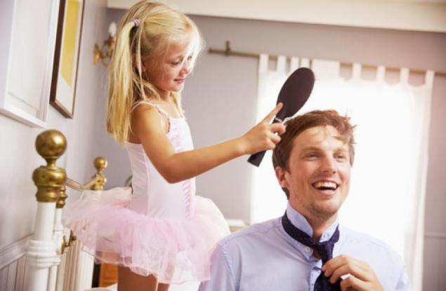 Забавните разговори, които този баща води с четирите си дъщери