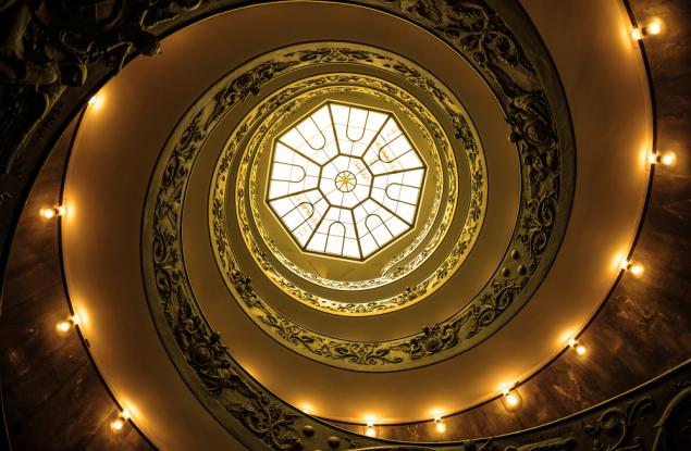 15 пленителни примера за спирални стълби