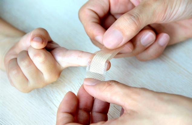 Лепенка върху кожата предпазва от слънчево изгаряне