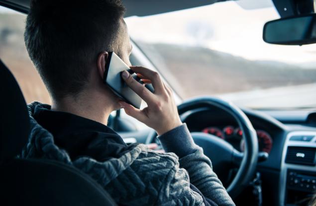 Има ли полза от законите срещу разсеяни шофьори? 