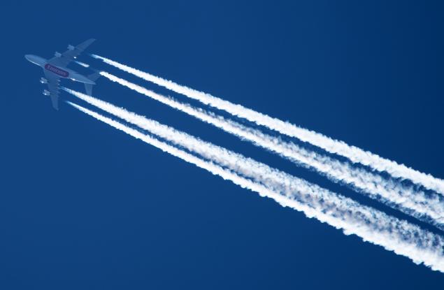 Вредни ли са за здравето следите, които самолетите оставят в небето