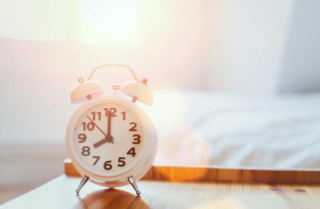 Как са се будели хората преди изобретяването на будилника?