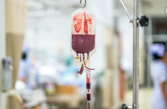 Японски учени създадоха изкуствена кръв, която може да бъде преливана на хора с всякакви кръвни групи