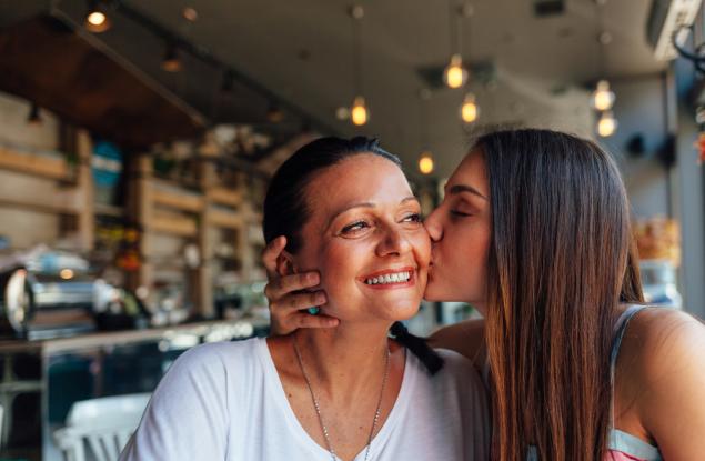 Науката: колкото повече време прекарвате с майка си, толкова по-дълго ще живее тя