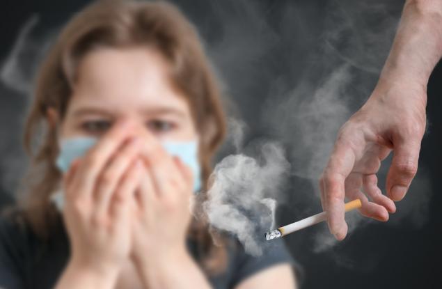 Пасивните пушачи развиват сериозен риск от рак на белите дробове