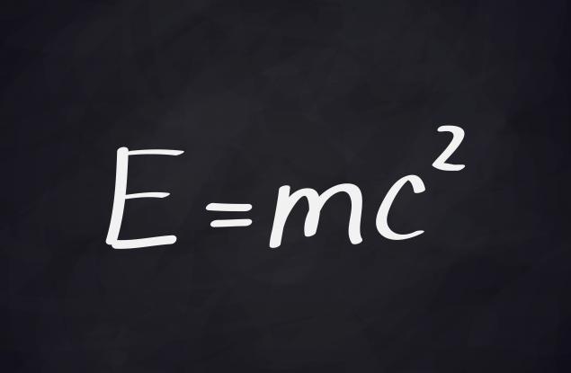 2 декември 1915 г. - Алберт Айнщайн публикува "Общата теория на относителността"