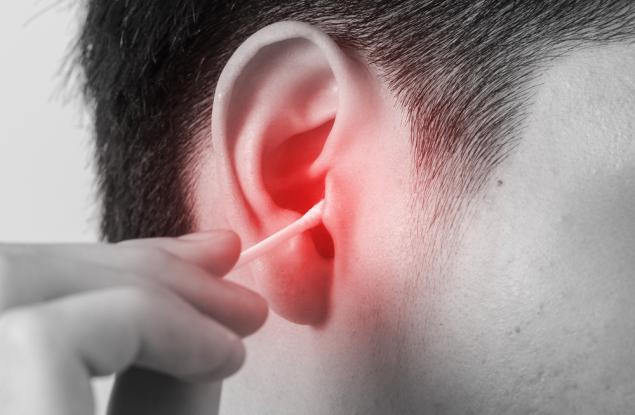 31-годишен мъж припадна и получи гърчове заради клечка за уши