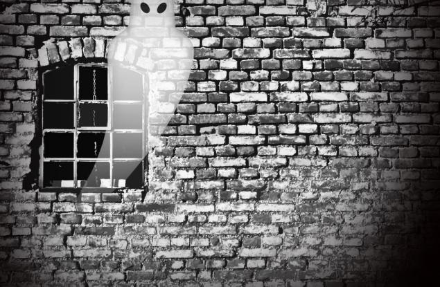 Съдебен заседател освободен след посещение от призрак на жертвата